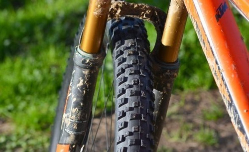 Llanta De Bicicleta 29 X 2.20 Kenda Booster Cara Café Mtb Color Negro/café