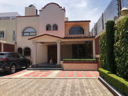 Casa Sola En  Venta Con Jardin Y Family Room, 4 Recamaras Vgilancia  San Pedro Martir  Tlalpan 