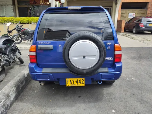 Es Una Camioneta 7 Puestos Con Un Motor V6