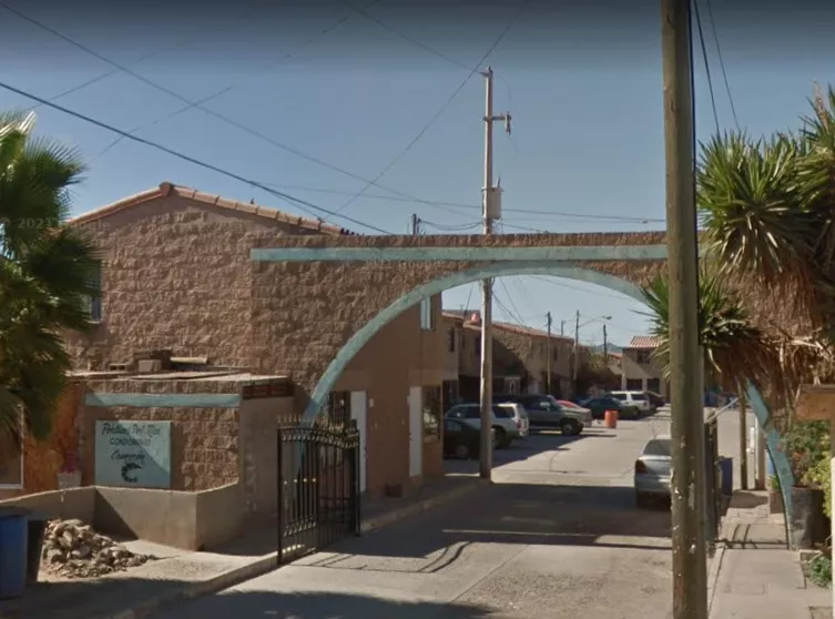 Casa En Conjunto Cerrado En Ensenada, Baja California.