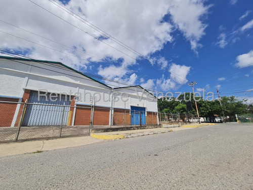 Maria Elena Oropeza Alquila Excelente Ubicación Galpón Comercial 1100 M2 En Zona Industrial 3, Lara#25-9915