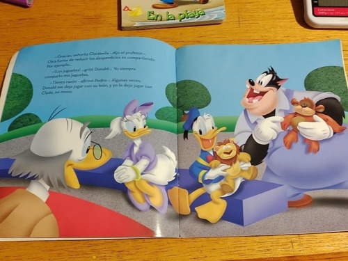Libros Disney Goofy En La Playa Y Mickey Mouse (Usado)