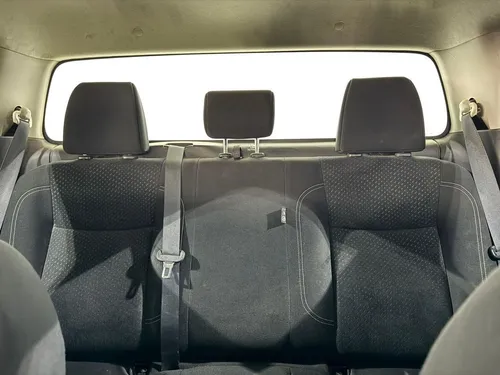 Nissan NP300 2.5 SE Paq Seguridad Mt