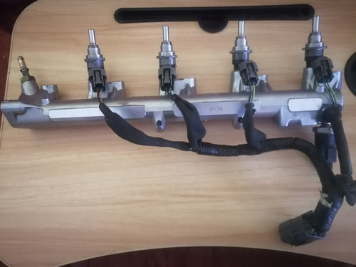 Riel De Inyectores Completo De Mazda Cx7 2.3 Turbo (Usado)
