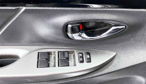 Imagen 8 de 15 de 110191 - Toyota Yaris 2017 Con Garantía