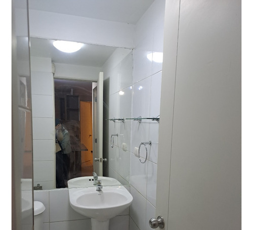 Angamos / Marin, Tipo Mariposa, 2 Dorm, 2 B, Bod, Impecable.