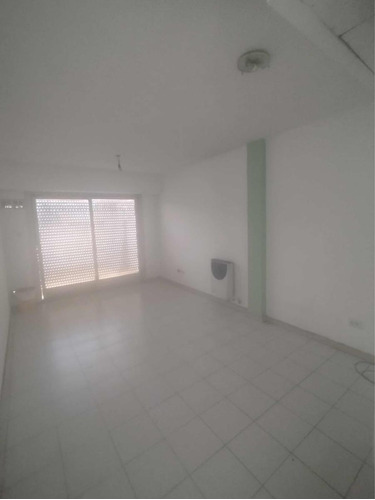 Departamento En Venta - 2 Dormitorios 1 Baño - 74mts2 - Lanús Oeste