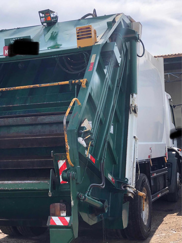 Imagem 2 de 8 de Ford Cargo Locação