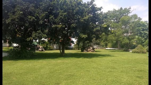 Terreno En Venta Con Construcción, En Xochitepec Mor
