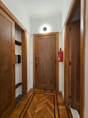 Dpto. 2 Amb. 60 M2 A Metros De Av.corrientes Florida, Del Obelisco, De Todos Los Subterráneos, De Cines Y Teatros, Confiterías Y Bares Notables. Hasta 3 Personas. Mes / Día