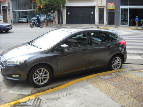 Imagen 1 de 25 de Ford Focus Iii S 1,6 2016 5ptas Gris