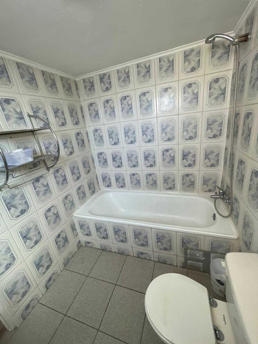 Amplia Casa En Arriendo (80084)