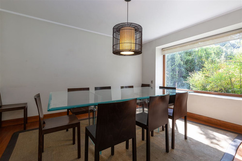 Casa En Arriendo De 5 Dorm. En Las Condes