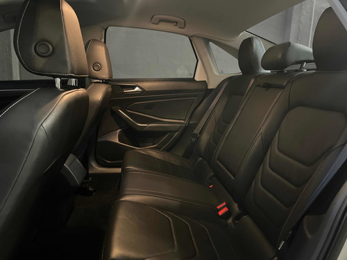 Imagen 9 de 15 de Volkswagen Vento 2020 1.4 Highline 150cv At