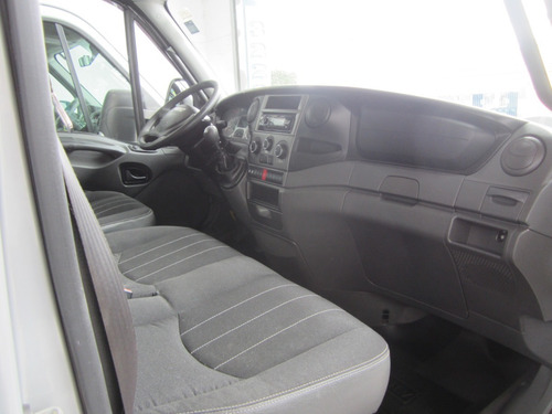 Imagem 3 de 10 de Iveco Daily 35s14 Ano 2019+ Ar Condicionado C/bau , Novissim