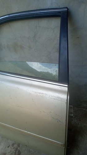 Puerta Trasera Derecha Mazda 626 Matsuri 1995