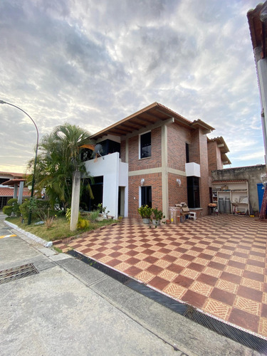 Guatire Town House Doral