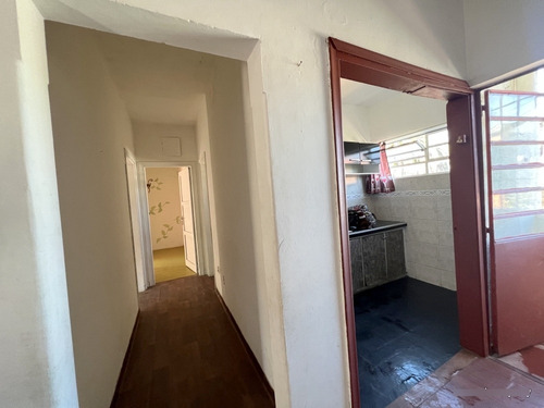 Alquiler De Lindo Apartamento. Peñarol, 3 O 4 Dormitorios, Estufa A Leña, Muy Luminoso Y De Buen Tamaño!