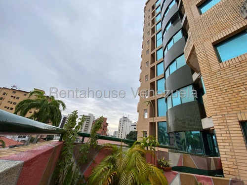 En Venta Hermoso Apartamento En Urb. La Soledad #25-21841 Rm