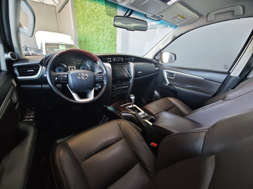 Toyota SW4 2.8 Tdi Srx 5l 4x4 Aut. 5p