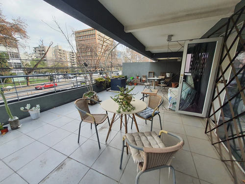Moderna Y Amplia Oficina Con Gran Terraza En Providencia