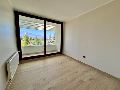 Duplex Con Jacuzzi Y Quincho Privado // 3d + 3b + Servicios