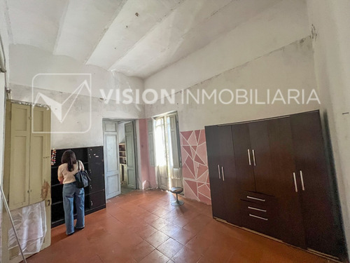 Oportunidad Venta Padron Unico Local De 71 M2 Y 5 Mts De Altura Baños Con Vivienda De Altos 61 M2 Ambientes Enormes Cocina Y Baño Completo Terraza Patio Balcones Barrio De Los Judíos Arenal Grande