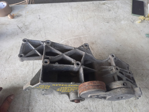 Base De Soporte Alternador Passat Audi 02-08 #184 (Usado)