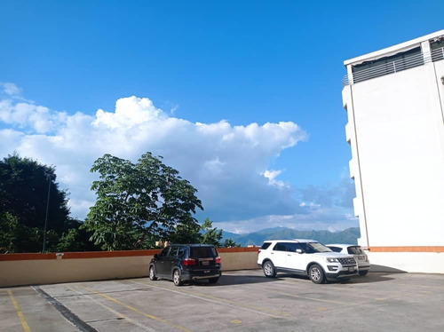 Imagen 7 de 11 de Apto. En El Parral Cod:141478 Albert González 04121444789