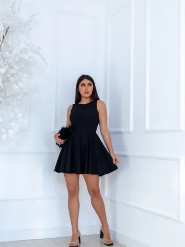 Modelo de hotsell vestido rodado curto