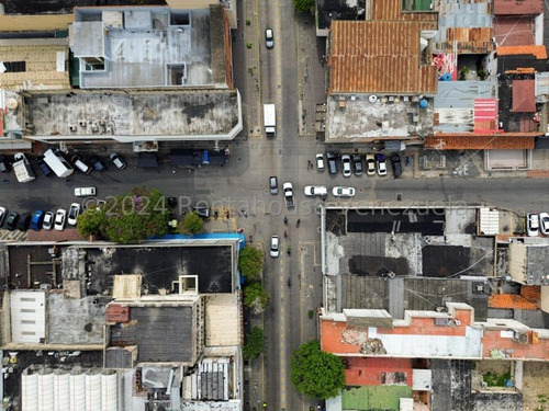 #*25-18137 Este Edificio De Cinco Niveles, Ubicado En El Centro Histórico Y Comercial De La Ciudad, Está Disponible En Alquiler, Barquisimeto, Lara. Adelaida Armeya