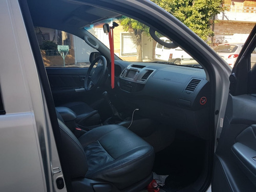 Toyota Hilux 3.0 Cd Srv Cuero I 171cv 4x2