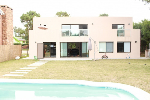 Venta - Casa Minimalista En Barrio Privado - Ref: 756
