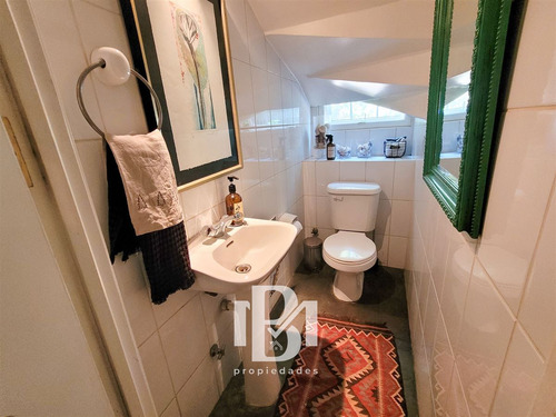 Casa En Venta De 5 Dorm. En Lo Barnechea