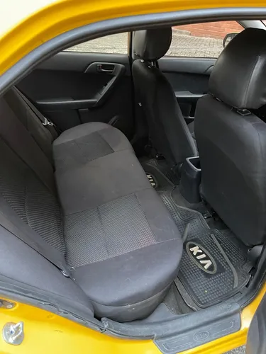 Taxi Kia Cerato Lx Modelo 2015, Color Amarillo, Flota Bernal