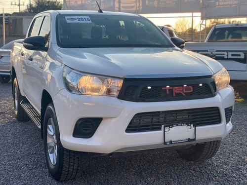 Imagen 2 de 15 de Toyota Hilux 2016 2.7 Cabina Doble Sr Mt