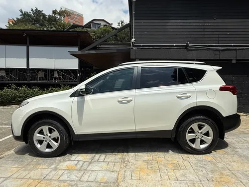 Toyota RAV4 2.5 Imperial 4x2