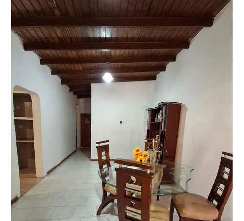 Casa En CĂșa, Urb. Santa Rosa