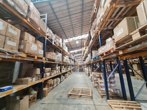 Imagen 5 de 10 de Industrial Molesto