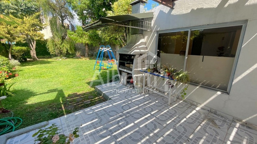Venta Casa 4 Ambientes En El Palomar.