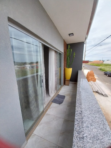 Casa Com 2 Quartos 3 Banheiros 1 Sala Grande E Garagem Grand
