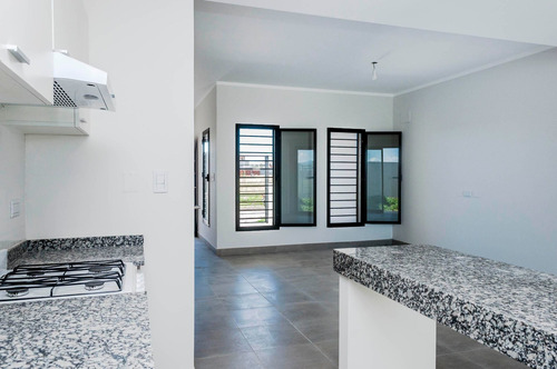 Imagen 11 de 30 de Duplex Venta Via Aurelia 3 Dorm Zona Aeropuerto