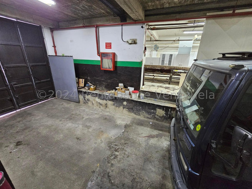 Km Comercial En Alquiler En Catia, Distrito Metropolitano