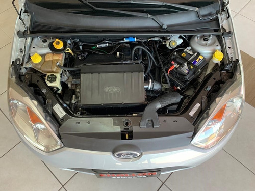 Ford Fiesta Sedan 1.6 Se Flex 4p 2013/2014 Prata