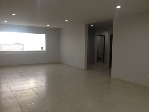 Preciosa Residencia En Centro Sur, Misiones Ii - Sótano, 3 Habitaciones, Ctoserv