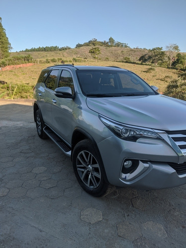 Toyota Sw4 2016 2.8 Tdi Srx 7l 4x4 Aut. 5p