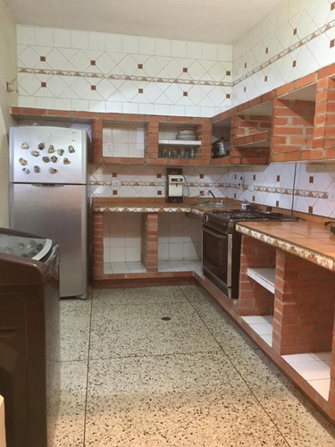 Imagen 14 de 15 de Se Vende Casa En La Urb. Los Jarales, San Diego. Código.: Foc-1046