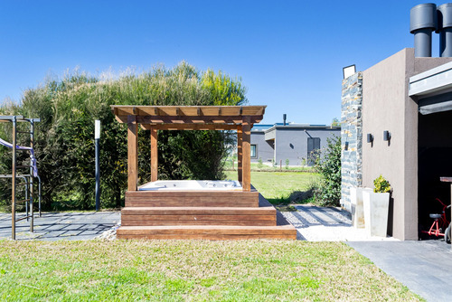 Casa 5 Ambientes En Venta En San Lucas A La Laguna