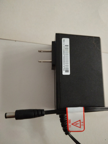 Convertidor O Adaptador De Corriente 12 Vlts Hoioto (Usado)