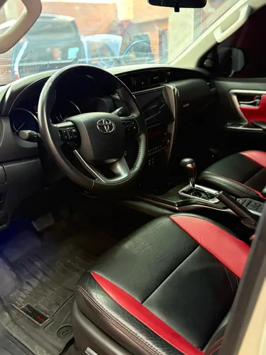 Toyota Fortuner 2022 Legender